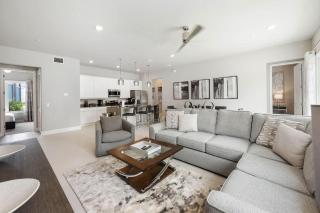 Resort-Style 4-Bed Loft Condo - 8