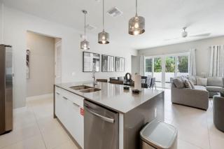 Resort-Style 4-Bed Loft Condo - 6