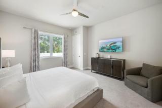 Resort-Style 4-Bed Loft Condo - 3