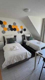 DUHA HOMES - 2 Zimmer Apartment, Monteurwohnung, TV, WIFI, Küche, Self Check-In, Autobahnnähe - Duisburg - 2