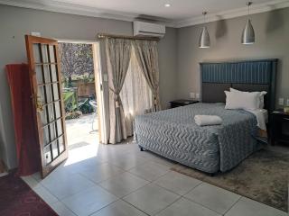 Constantia Manor Guest House - 3