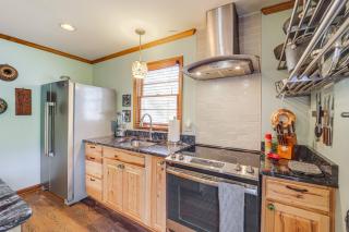 Private Blue Ridge Retreat Hot Tub and Pool Table! - Boone - 4