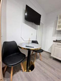 Small House Hotel - Chişinău - 3