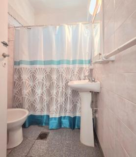 CASA MARDEL FAMILIAR ZONA FARO- MAR DEL PLATA - 6 personas -WIFI - MINIMO 2 DIAS!!! - Mar del Plata - 4