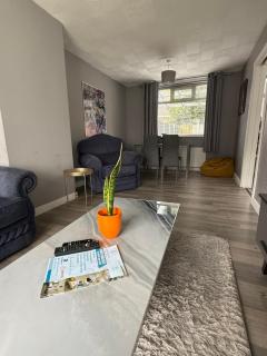 Families and Contractors Dudley DY1 - - 1