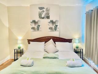 Plaistow home near Custom House Excel free parking - Londra - 0