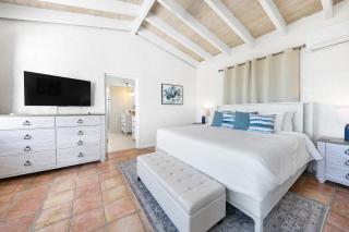 Azure Vista Villa - Nassau - 2