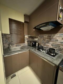 Designer Studio with heating rooftop Pool restaurant & Self Check In - 3