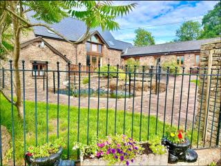 Luxury 3 bed rural stone barn INCL CONT BREK for 5 - Usk - 9