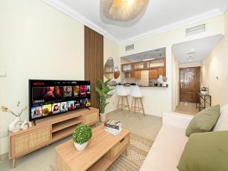 Cozy Home w Spectacular Water View - 8