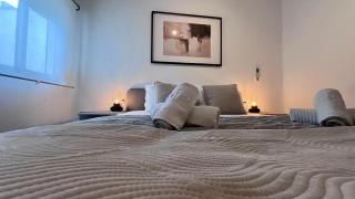 Cool, Modern and Snug 3BR Apartment Peachy Stays - 4