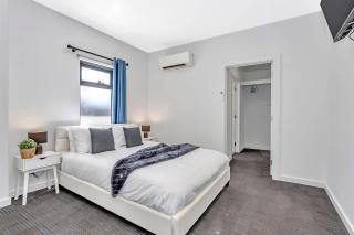 City-Edge Living with Sweeping Views - North Adelaide - 5