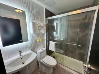 GLō Best Western Bronx NYC - Bronx - 7