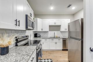 Luxurious Home Retreat with Stylish design - Houston - 6