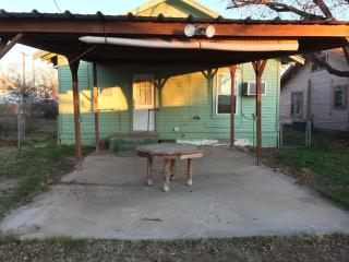 Cute Open Concept House 20 minutes to Snyder - 1