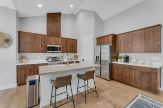 Fairway Luxury Mountain Retreat - Williams - 4