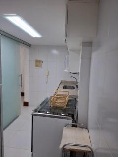 Bonito Apto Pé na Areia aprox 50M da Praia do Forte Cabo Frio com 90M2 ar cond nos 2 quartos Premiere Netflix HBO oferta de 10 por cento p aluguéis de 4 dias ou mais máquina de lavar - Cabo Frío - 1