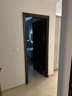 شقة فندقية بالشيخ زايد امام city walk و جميع الخدمات - Sheikh Zayed - 7