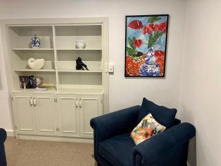 3 Br home with kitchen - Beaconsfield - 0