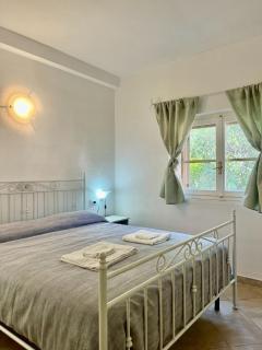 Conchiglia Family Garden Retreat - 2BR - Near the Sea - Wi-Fi - AC - BBQ - Pet Friendly - 9