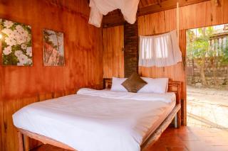 Lala Garden Homestay - - 8