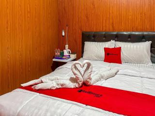 RedDoorz near Stasiun Kertosono Nganjuk - - 9