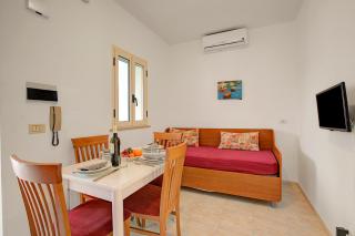 Stella Marina Residence with Shared Pool - Happy Rentals - Vieste - 8