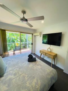 Ocean Tropics Lush Villa at Aanuka Resort - Coffs Harbour - 7