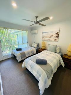 Ocean Tropics Lush Villa at Aanuka Resort - Coffs Harbour - 6