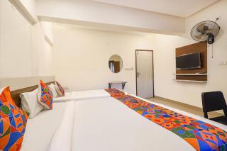 FabExpress Royal N Comforts - Nr Shivoham Shiva Temple - 2