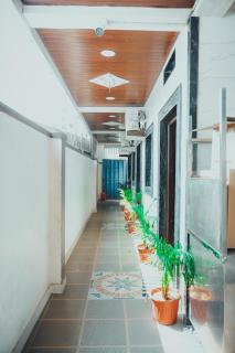 Royal Delux Lodge & Rooms - Hampi - 3