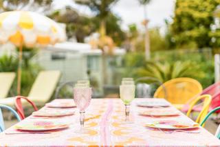 Stanmore Bay lush garden with pool, close to beach - Whangaparaoa - 1