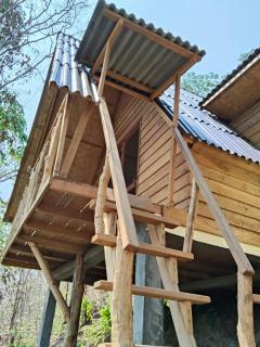 FANDEE ISLAND Treehouses & Ziplines - Tad Lo, Bolaven Loop Pakse - Ban Kiangtat - 1