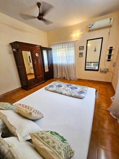 Sol Casa De Goa 280m 2BHK Independent Beach Home Work Friendly Open yard BBQ - Candolim - 8