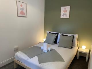 2-br Home In Gateshead For Family And Friends - 3