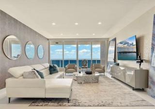 Beautifully Appointed 3 Bedroom Condo - Fort Lauderdale - 2