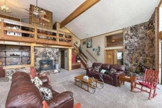 Charming Lakeside Retreat - 3