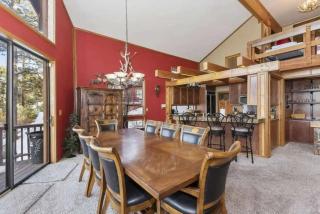 Charming Lakeside Retreat - 2