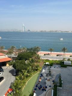 Cozy Home with Beach Access in Palm Jumeirah - 3