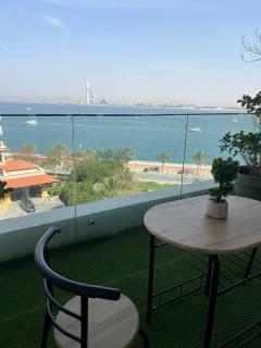 Cozy Home with Beach Access in Palm Jumeirah - 2