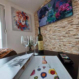 Beachfront Apartment with Balcony and Sea View - Vrsi - 7
