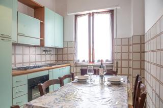 ISA- Holiday Home Il Pontile in Marina di Massa, apartments with private outdoor area, just 400 meters from the beach - Marina di Massa - 2