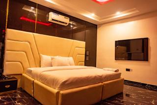 Radiant Hotel and Suites - Arida - 2