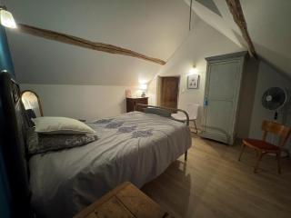 Gîte indépendant pouvant accueillir jusqu'à 6 personnes, situé dans une forêt - 6