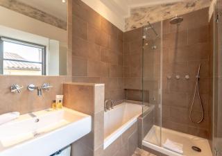 Loft Allard l Harbour Views l Shellter Rentals - 6