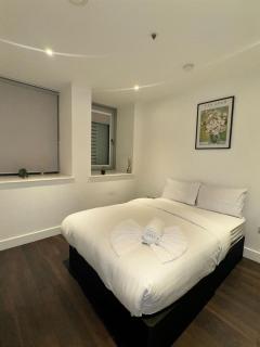 Sleep 9 20 mins from London Waterloo BP172 - 1