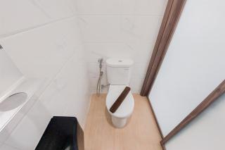 Cozy Design Studio at 21st Floor Sky House BSD Apartment By Travelio - Tangerang - 6