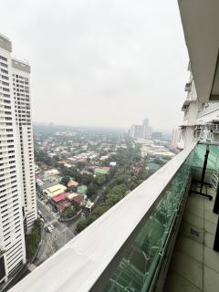 Tower 1 Rm 305 FREE Parking, FREE Pool, Balcony, 1Bedroom 4 beds - 5