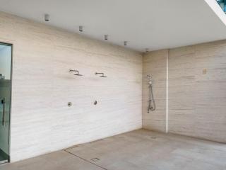 FIRST CLASS 1BR Cozy Urban Getaway - 8