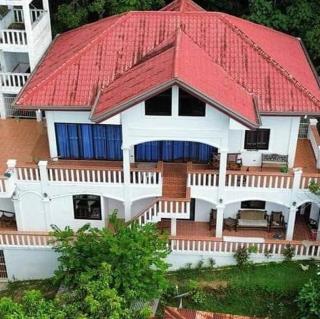 Danish White House Relaxing - - Puerto Galera - 4